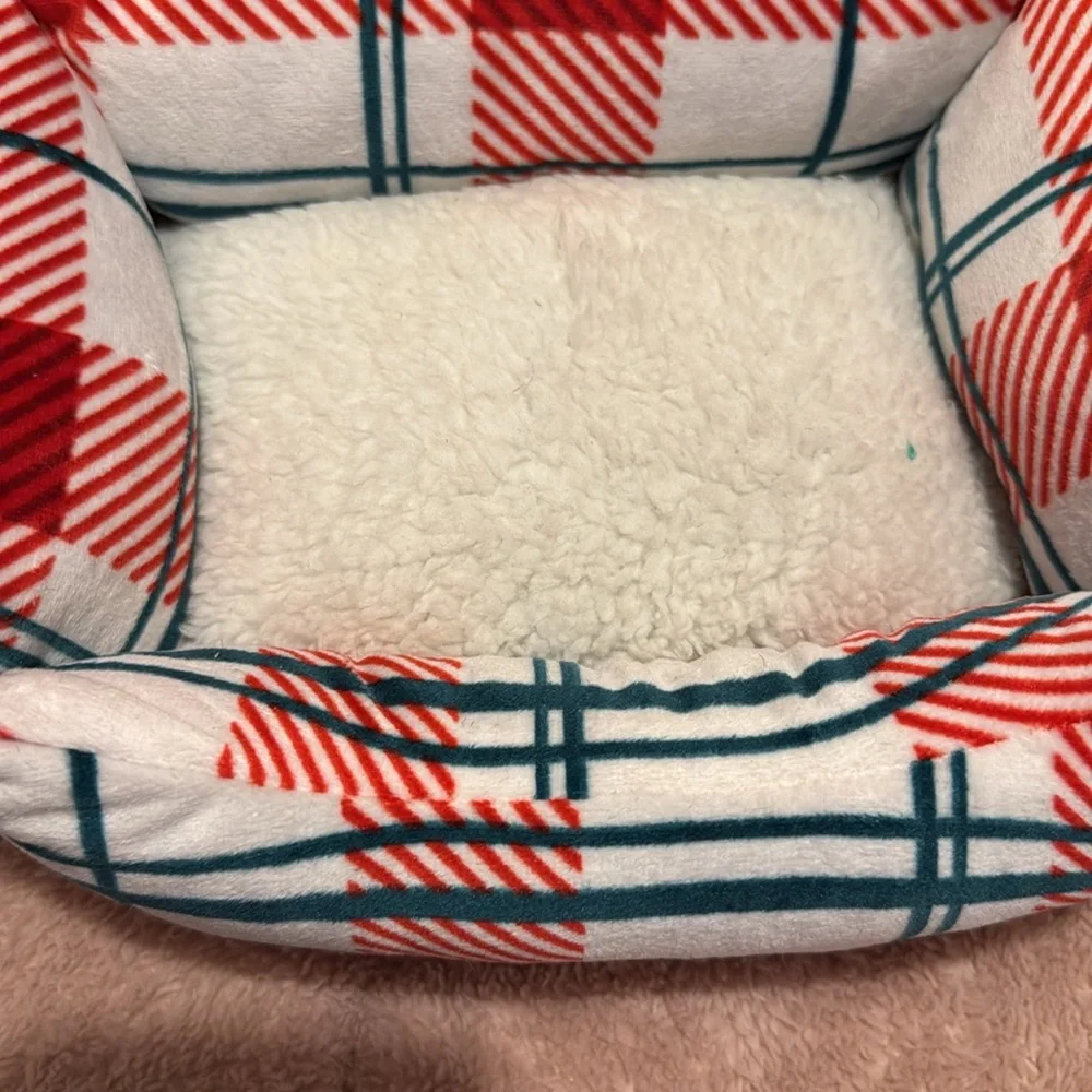 Small Pet Christmas Bed
